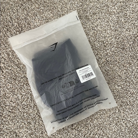 NIB Gymshark Peek A Boo Sports Bra - Picture 2 of 3